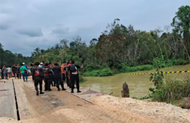 Tragis! Truk Berisi 32 Penumpang Terjun ke Sungai, 4 Orang Meninggal Termasuk 3 Balita, 11 Hilang